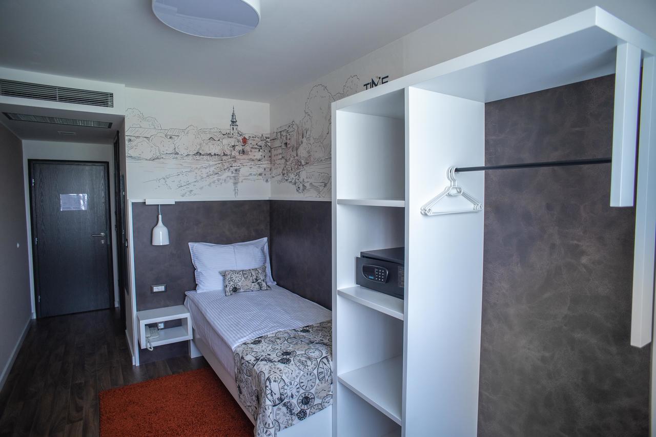 Hotel Time Velika Gorica Eksteriør billede